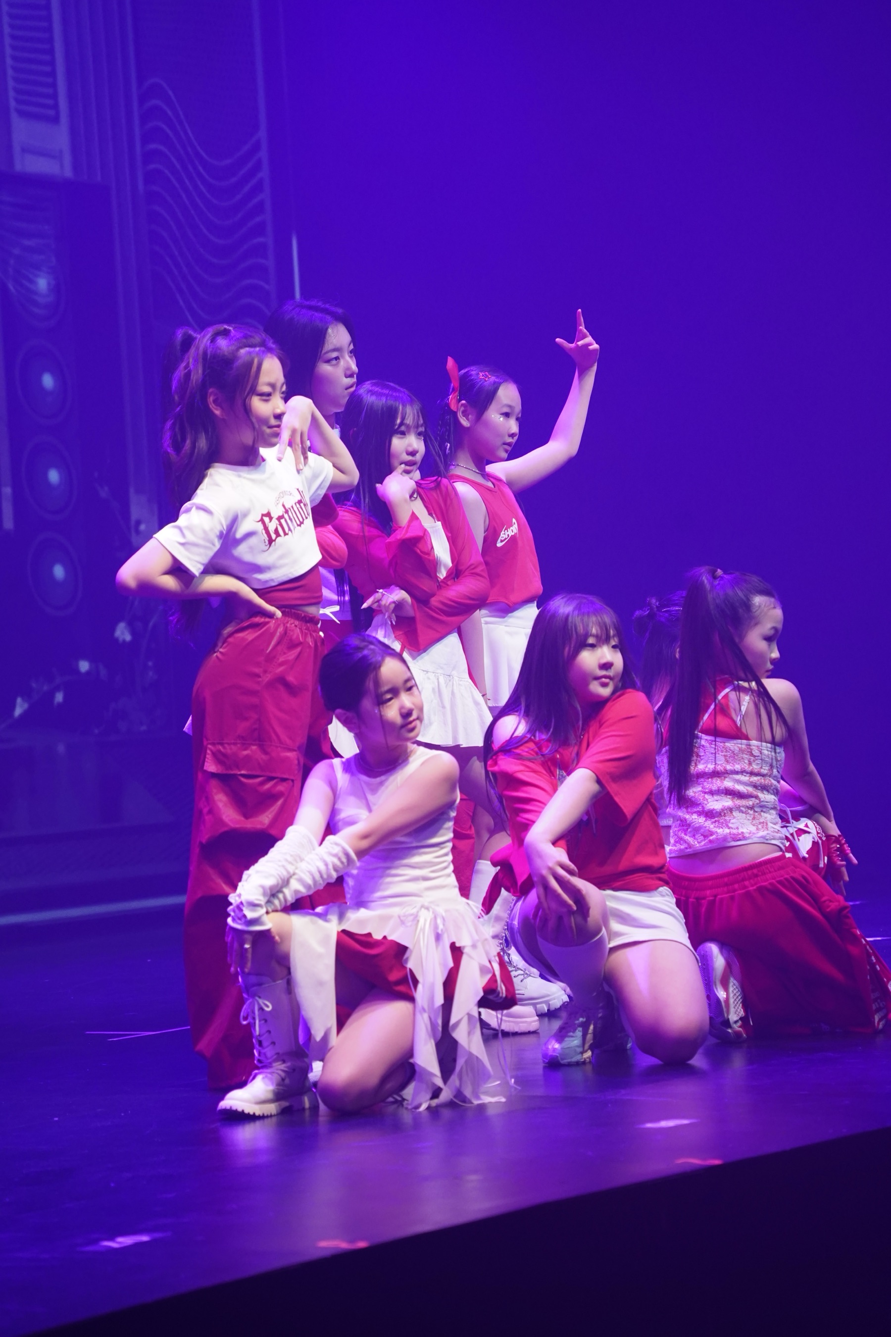 A group performance still shot at Keens Seoul